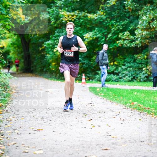 12.10.2025 - Bramfelder Halbmarathon 2025 Dr. Thomas Lammeyer http://msf.ph/oto/9352865 12.10.2025 10:45:06 Laufen 2864 meine-sportfotos.de