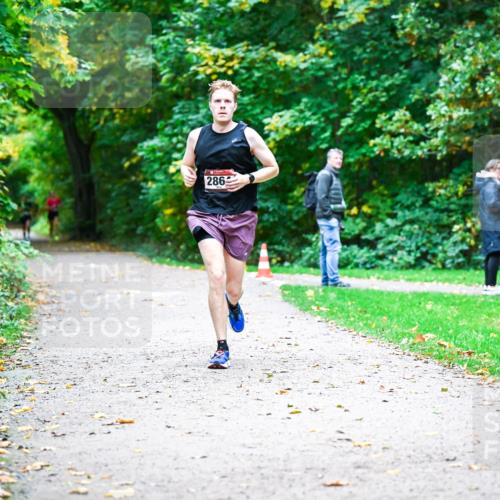 12.10.2025 - Bramfelder Halbmarathon 2025 Dr. Thomas Lammeyer http://msf.ph/oto/9352866 12.10.2025 10:45:06 Laufen 286 meine-sportfotos.de