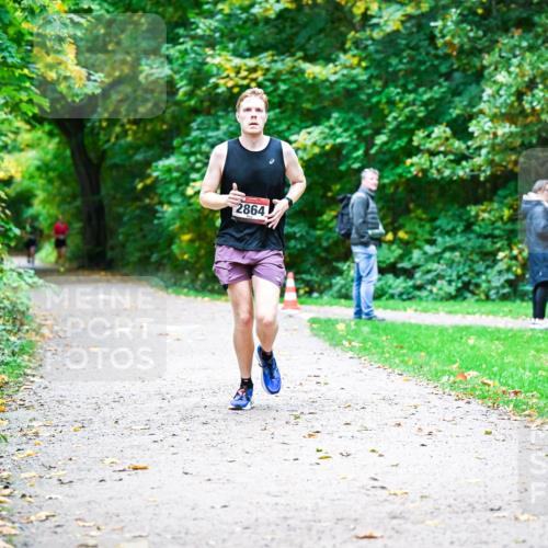 12.10.2025 - Bramfelder Halbmarathon 2025 Dr. Thomas Lammeyer http://msf.ph/oto/9352867 12.10.2025 10:45:07 Laufen 2864 meine-sportfotos.de