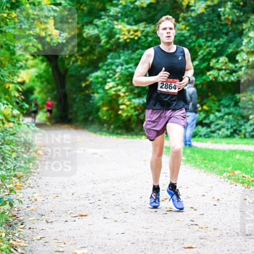 12.10.2025 - Bramfelder Halbmarathon 2025 Dr. Thomas Lammeyer http://msf.ph/oto/9352873 12.10.2025 10:45:07 Laufen 3, 2864 meine-sportfotos.de