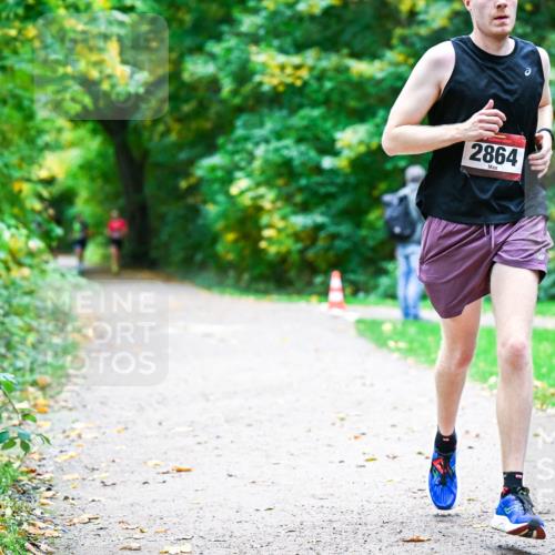 12.10.2025 - Bramfelder Halbmarathon 2025 Dr. Thomas Lammeyer http://msf.ph/oto/9352879 12.10.2025 10:45:08 Laufen 2864 meine-sportfotos.de