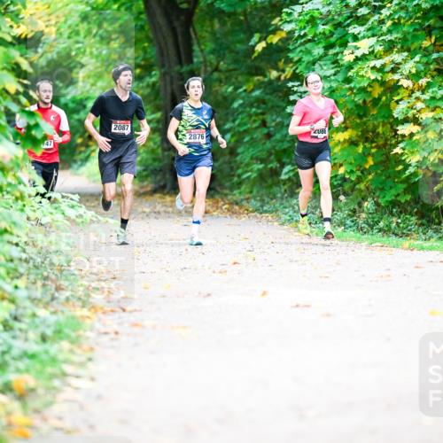 12.10.2025 - Bramfelder Halbmarathon 2025 Dr. Thomas Lammeyer http://msf.ph/oto/9352883 12.10.2025 10:45:13 Laufen 47, 2087, 86, 2876 meine-sportfotos.de