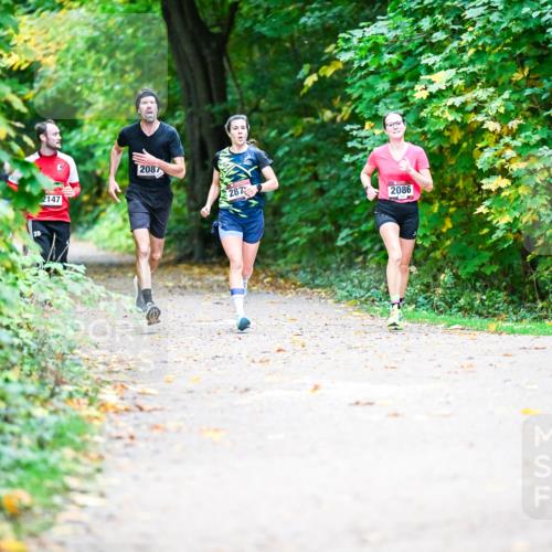 12.10.2025 - Bramfelder Halbmarathon 2025 Dr. Thomas Lammeyer http://msf.ph/oto/9352885 12.10.2025 10:45:13 Laufen 2147, 35, 2087, 287, 2086 meine-sportfotos.de