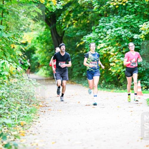 12.10.2025 - Bramfelder Halbmarathon 2025 Dr. Thomas Lammeyer http://msf.ph/oto/9352907 12.10.2025 10:45:16 Laufen 2086, 976, 2637 meine-sportfotos.de