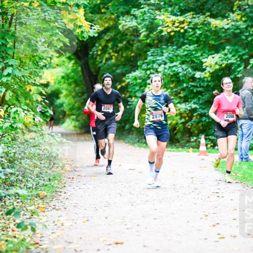 12.10.2025 - Bramfelder Halbmarathon 2025 Dr. Thomas Lammeyer http://msf.ph/oto/9352918 12.10.2025 10:45:18 Laufen 2087, 2876, 2086 meine-sportfotos.de