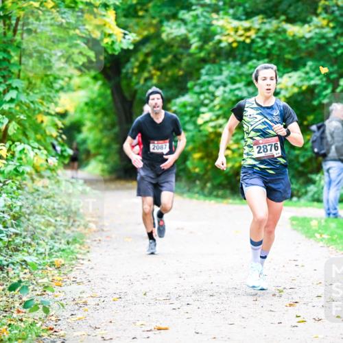 12.10.2025 - Bramfelder Halbmarathon 2025 Dr. Thomas Lammeyer http://msf.ph/oto/9352927 12.10.2025 10:45:19 Laufen 2087, 2876, 2086 meine-sportfotos.de