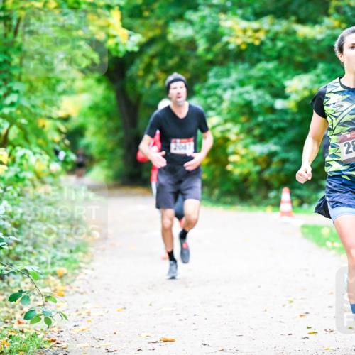 12.10.2025 - Bramfelder Halbmarathon 2025 Dr. Thomas Lammeyer http://msf.ph/oto/9352933 12.10.2025 10:45:20 Laufen 2876 meine-sportfotos.de