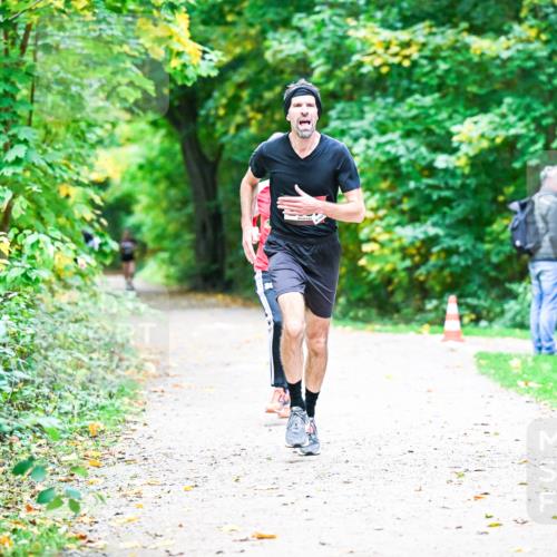 12.10.2025 - Bramfelder Halbmarathon 2025 Dr. Thomas Lammeyer http://msf.ph/oto/9352935 12.10.2025 10:45:20 Laufen 2 meine-sportfotos.de