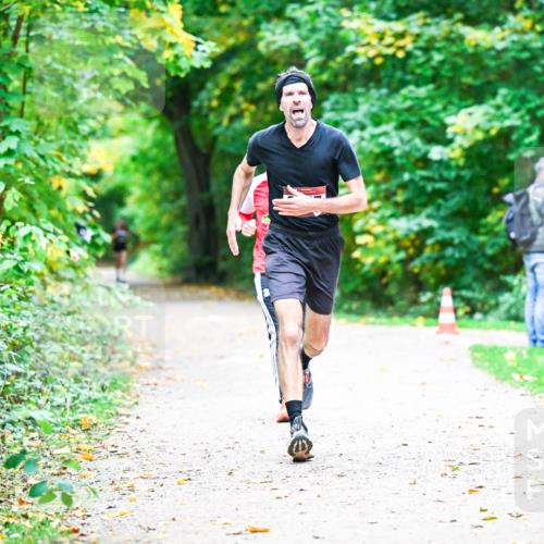 12.10.2025 - Bramfelder Halbmarathon 2025 Dr. Thomas Lammeyer http://msf.ph/oto/9352936 12.10.2025 10:45:20 Laufen 0 meine-sportfotos.de