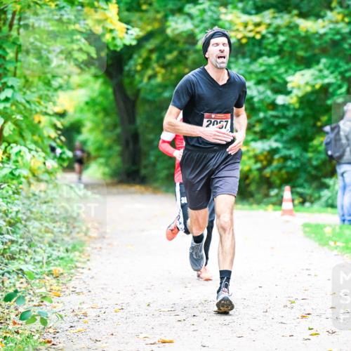 12.10.2025 - Bramfelder Halbmarathon 2025 Dr. Thomas Lammeyer http://msf.ph/oto/9352938 12.10.2025 10:45:21 Laufen 2007 meine-sportfotos.de