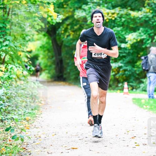 12.10.2025 - Bramfelder Halbmarathon 2025 Dr. Thomas Lammeyer http://msf.ph/oto/9352940 12.10.2025 10:45:21 Laufen  meine-sportfotos.de