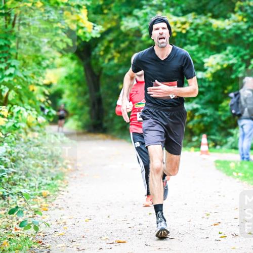 12.10.2025 - Bramfelder Halbmarathon 2025 Dr. Thomas Lammeyer http://msf.ph/oto/9352941 12.10.2025 10:45:21 Laufen  meine-sportfotos.de