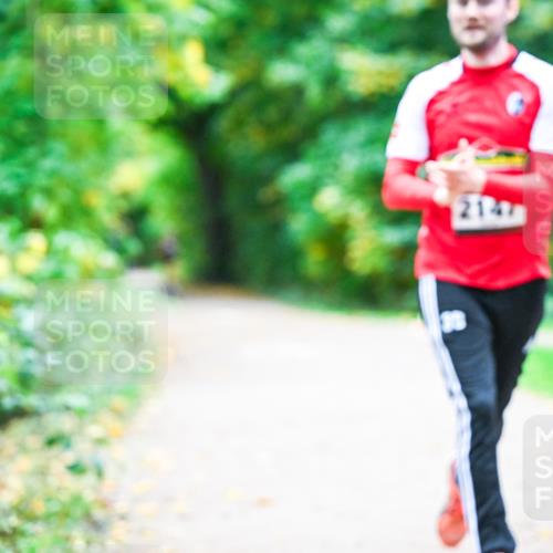 12.10.2025 - Bramfelder Halbmarathon 2025 Dr. Thomas Lammeyer http://msf.ph/oto/9352951 12.10.2025 10:45:23 Laufen 2147 meine-sportfotos.de