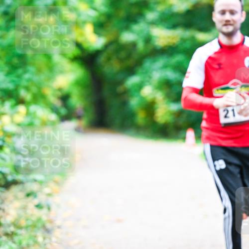 12.10.2025 - Bramfelder Halbmarathon 2025 Dr. Thomas Lammeyer http://msf.ph/oto/9352952 12.10.2025 10:45:23 Laufen 21 meine-sportfotos.de