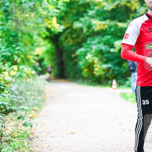 12.10.2025 - Bramfelder Halbmarathon 2025 Dr. Thomas Lammeyer http://msf.ph/oto/9352953 12.10.2025 10:45:24 Laufen 35, 47 meine-sportfotos.de