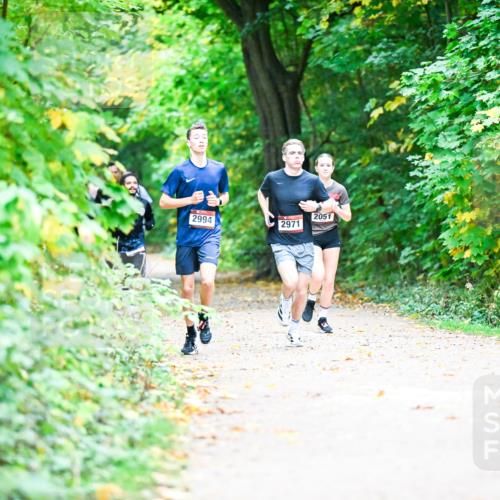 12.10.2025 - Bramfelder Halbmarathon 2025 Dr. Thomas Lammeyer http://msf.ph/oto/9352957 12.10.2025 10:45:28 Laufen 2994, 2051, 2971 meine-sportfotos.de