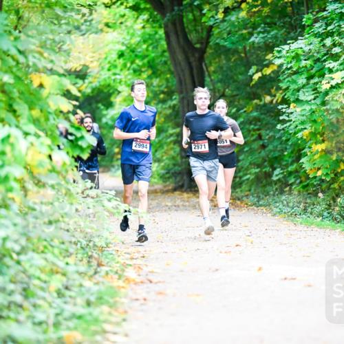 12.10.2025 - Bramfelder Halbmarathon 2025 Dr. Thomas Lammeyer http://msf.ph/oto/9352958 12.10.2025 10:45:28 Laufen 2994, 2051, 2971 meine-sportfotos.de