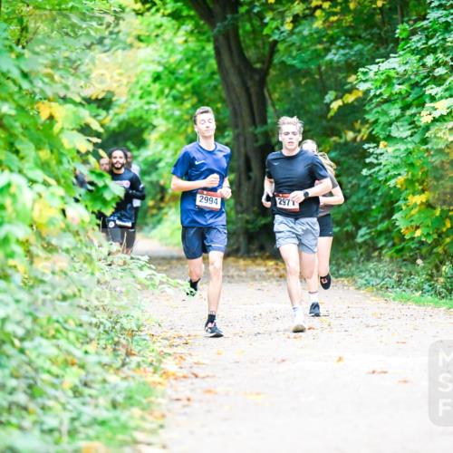 12.10.2025 - Bramfelder Halbmarathon 2025 Dr. Thomas Lammeyer http://msf.ph/oto/9352964 12.10.2025 10:45:29 Laufen 2994, 2971 meine-sportfotos.de