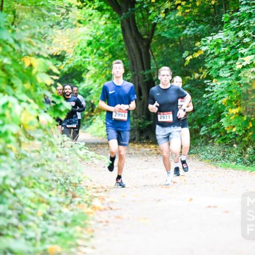 12.10.2025 - Bramfelder Halbmarathon 2025 Dr. Thomas Lammeyer http://msf.ph/oto/9352965 12.10.2025 10:45:29 Laufen 2994, 2971 meine-sportfotos.de