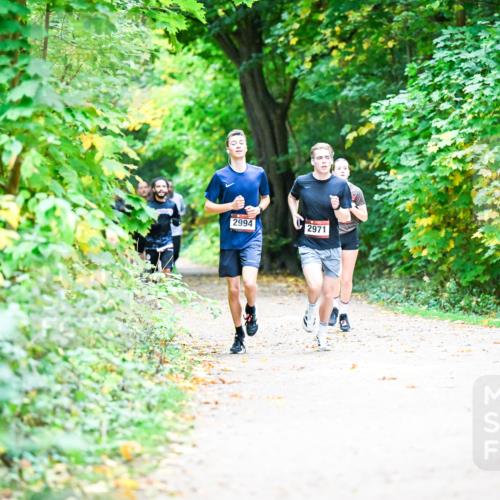 12.10.2025 - Bramfelder Halbmarathon 2025 Dr. Thomas Lammeyer http://msf.ph/oto/9352968 12.10.2025 10:45:29 Laufen 2994, 2971 meine-sportfotos.de