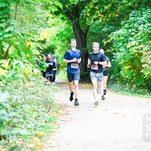 12.10.2025 - Bramfelder Halbmarathon 2025 Dr. Thomas Lammeyer http://msf.ph/oto/9352969 12.10.2025 10:45:29 Laufen 2994, 2971 meine-sportfotos.de