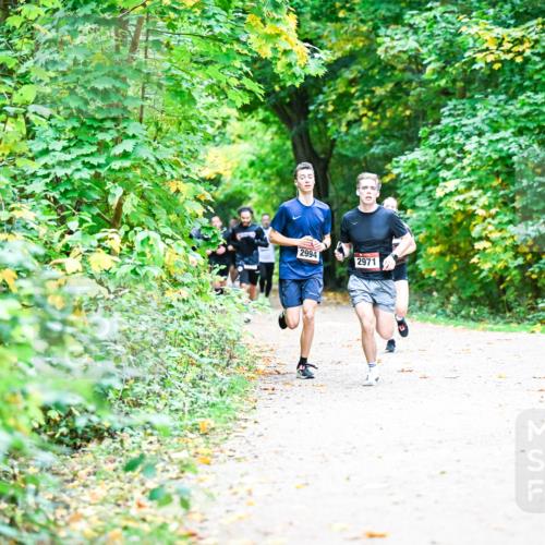 12.10.2025 - Bramfelder Halbmarathon 2025 Dr. Thomas Lammeyer http://msf.ph/oto/9352978 12.10.2025 10:45:31 Laufen 2994, 2971 meine-sportfotos.de