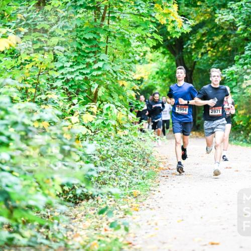 12.10.2025 - Bramfelder Halbmarathon 2025 Dr. Thomas Lammeyer http://msf.ph/oto/9352980 12.10.2025 10:45:31 Laufen 2994, 2971, 57 meine-sportfotos.de