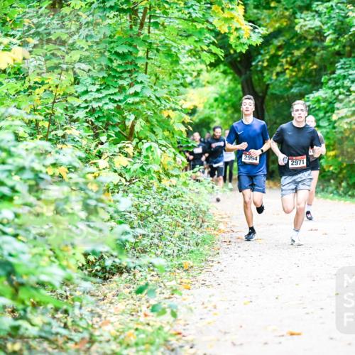 12.10.2025 - Bramfelder Halbmarathon 2025 Dr. Thomas Lammeyer http://msf.ph/oto/9352981 12.10.2025 10:45:31 Laufen 2994, 2971 meine-sportfotos.de