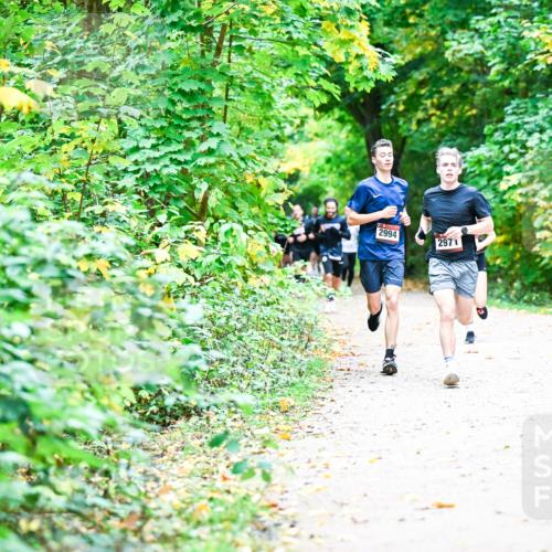 12.10.2025 - Bramfelder Halbmarathon 2025 Dr. Thomas Lammeyer http://msf.ph/oto/9352983 12.10.2025 10:45:32 Laufen 2994, 2971 meine-sportfotos.de
