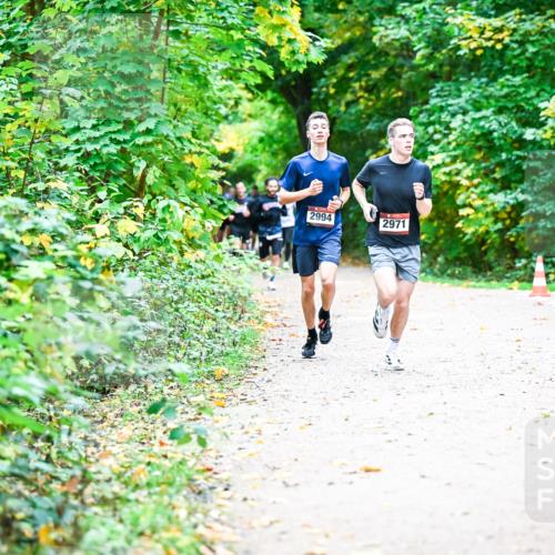 12.10.2025 - Bramfelder Halbmarathon 2025 Dr. Thomas Lammeyer http://msf.ph/oto/9352987 12.10.2025 10:45:32 Laufen 2994, 2971 meine-sportfotos.de