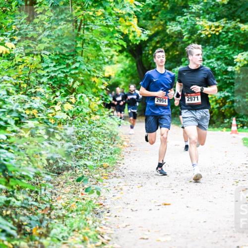 12.10.2025 - Bramfelder Halbmarathon 2025 Dr. Thomas Lammeyer http://msf.ph/oto/9352994 12.10.2025 10:45:33 Laufen 2994, 2971 meine-sportfotos.de