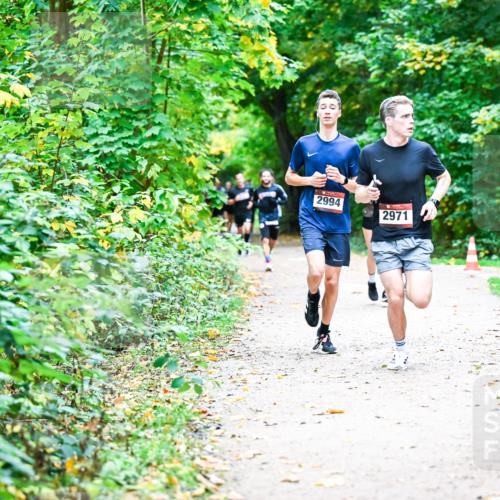 12.10.2025 - Bramfelder Halbmarathon 2025 Dr. Thomas Lammeyer http://msf.ph/oto/9352995 12.10.2025 10:45:33 Laufen 2994, 2971 meine-sportfotos.de