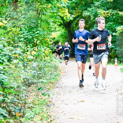 12.10.2025 - Bramfelder Halbmarathon 2025 Dr. Thomas Lammeyer http://msf.ph/oto/9352996 12.10.2025 10:45:33 Laufen 2994, 2971 meine-sportfotos.de
