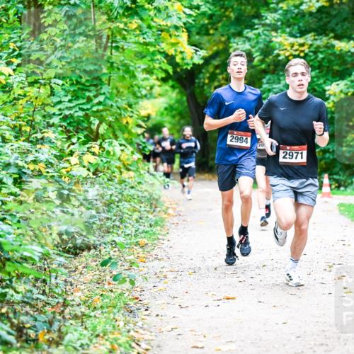 12.10.2025 - Bramfelder Halbmarathon 2025 Dr. Thomas Lammeyer http://msf.ph/oto/9352998 12.10.2025 10:45:34 Laufen 2994, 20, 2971 meine-sportfotos.de