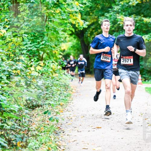 12.10.2025 - Bramfelder Halbmarathon 2025 Dr. Thomas Lammeyer http://msf.ph/oto/9352999 12.10.2025 10:45:34 Laufen 2994, 05, 2971 meine-sportfotos.de