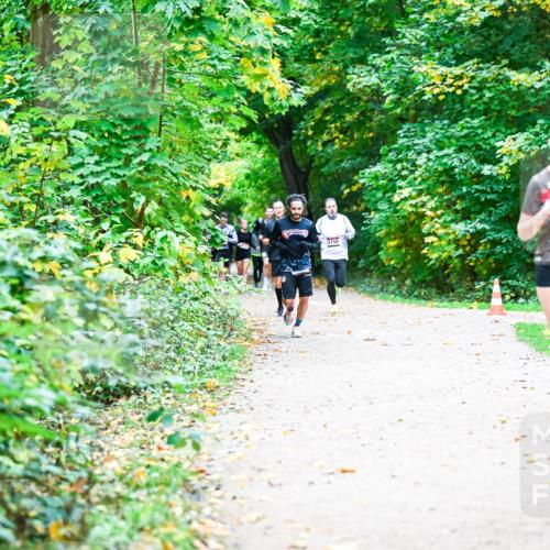 12.10.2025 - Bramfelder Halbmarathon 2025 Dr. Thomas Lammeyer http://msf.ph/oto/9353012 12.10.2025 10:45:36 Laufen 2158, 2051 meine-sportfotos.de