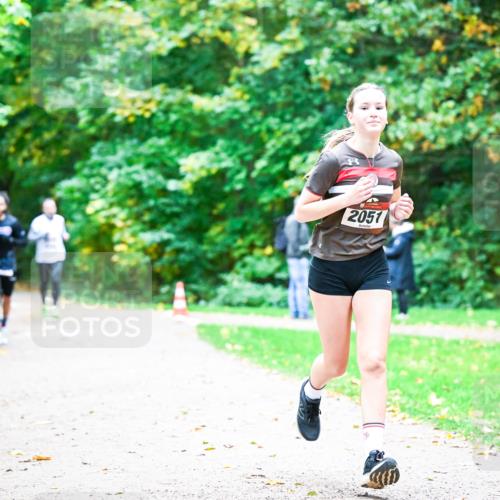 12.10.2025 - Bramfelder Halbmarathon 2025 Dr. Thomas Lammeyer http://msf.ph/oto/9353015 12.10.2025 10:45:37 Laufen 2051 meine-sportfotos.de