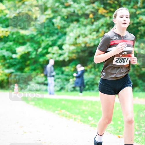 12.10.2025 - Bramfelder Halbmarathon 2025 Dr. Thomas Lammeyer http://msf.ph/oto/9353019 12.10.2025 10:45:37 Laufen 2051 meine-sportfotos.de