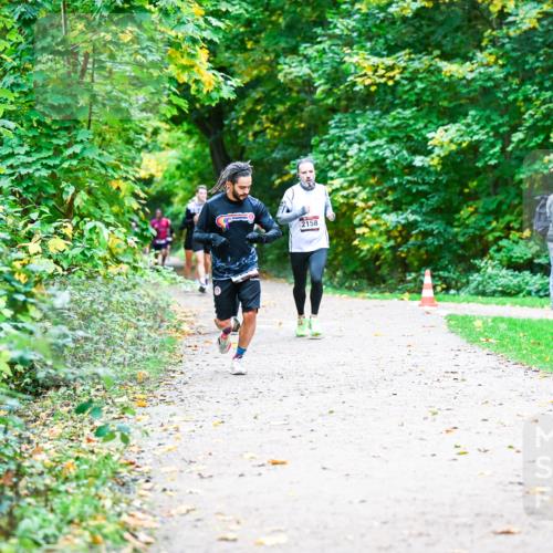 12.10.2025 - Bramfelder Halbmarathon 2025 Dr. Thomas Lammeyer http://msf.ph/oto/9353021 12.10.2025 10:45:39 Laufen 2158 meine-sportfotos.de