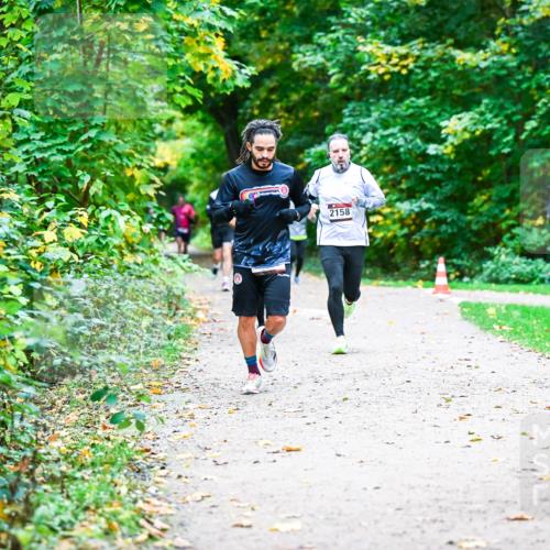 12.10.2025 - Bramfelder Halbmarathon 2025 Dr. Thomas Lammeyer http://msf.ph/oto/9353026 12.10.2025 10:45:40 Laufen 2158 meine-sportfotos.de