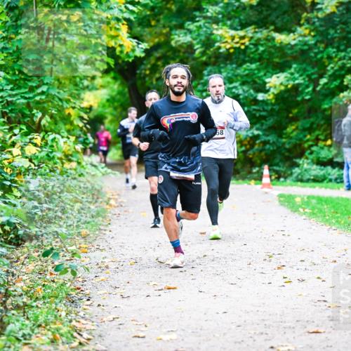 12.10.2025 - Bramfelder Halbmarathon 2025 Dr. Thomas Lammeyer http://msf.ph/oto/9353031 12.10.2025 10:45:41 Laufen 58 meine-sportfotos.de