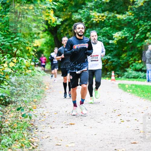 12.10.2025 - Bramfelder Halbmarathon 2025 Dr. Thomas Lammeyer http://msf.ph/oto/9353032 12.10.2025 10:45:41 Laufen 2158 meine-sportfotos.de