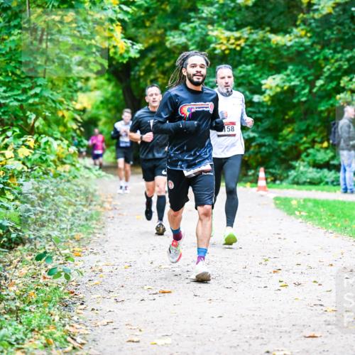 12.10.2025 - Bramfelder Halbmarathon 2025 Dr. Thomas Lammeyer http://msf.ph/oto/9353033 12.10.2025 10:45:41 Laufen 58 meine-sportfotos.de