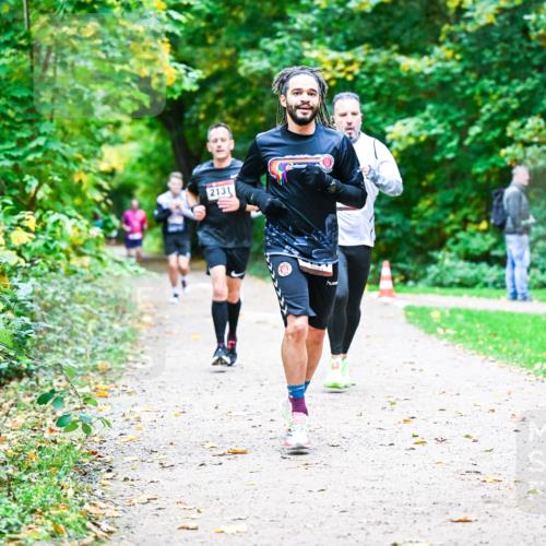 12.10.2025 - Bramfelder Halbmarathon 2025 Dr. Thomas Lammeyer http://msf.ph/oto/9353035 12.10.2025 10:45:41 Laufen 2131 meine-sportfotos.de
