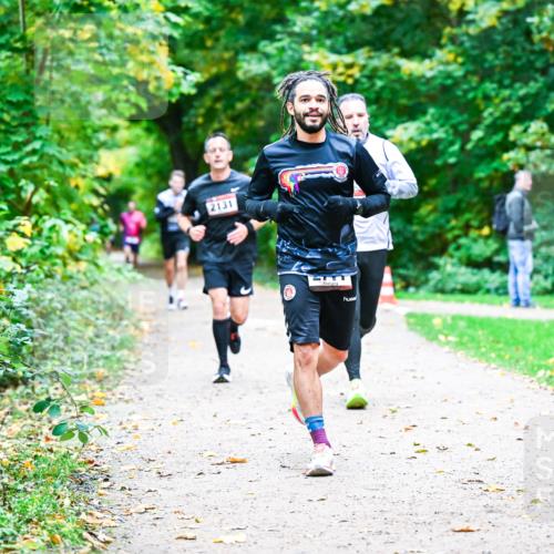 12.10.2025 - Bramfelder Halbmarathon 2025 Dr. Thomas Lammeyer http://msf.ph/oto/9353036 12.10.2025 10:45:41 Laufen 2131 meine-sportfotos.de