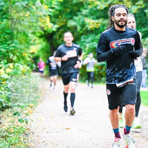 12.10.2025 - Bramfelder Halbmarathon 2025 Dr. Thomas Lammeyer http://msf.ph/oto/9353043 12.10.2025 10:45:42 Laufen  meine-sportfotos.de
