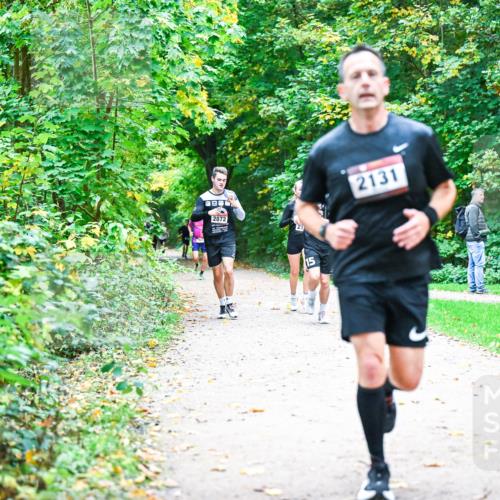 12.10.2025 - Bramfelder Halbmarathon 2025 Dr. Thomas Lammeyer http://msf.ph/oto/9353053 12.10.2025 10:45:44 Laufen 2872, 15, 2131 meine-sportfotos.de