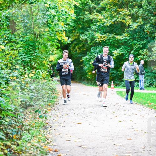 12.10.2025 - Bramfelder Halbmarathon 2025 Dr. Thomas Lammeyer http://msf.ph/oto/9353061 12.10.2025 10:45:45 Laufen  meine-sportfotos.de