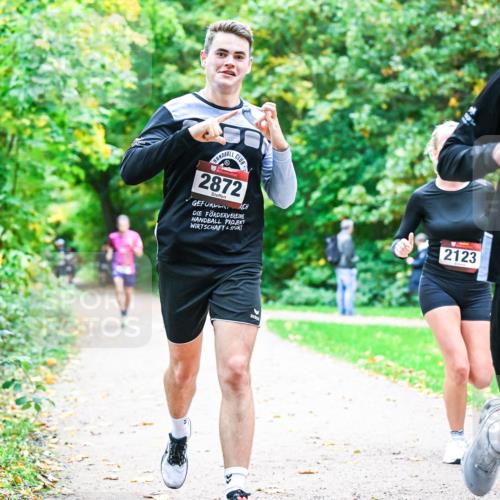 12.10.2025 - Bramfelder Halbmarathon 2025 Dr. Thomas Lammeyer http://msf.ph/oto/9353083 12.10.2025 10:45:48 Laufen 2872, 2123, 2758, 115 meine-sportfotos.de