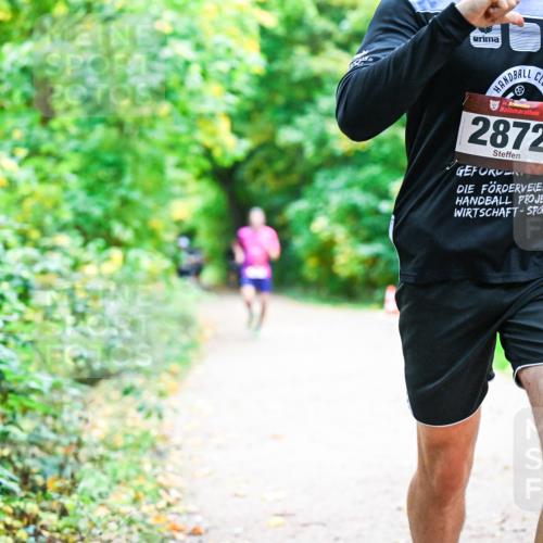12.10.2025 - Bramfelder Halbmarathon 2025 Dr. Thomas Lammeyer http://msf.ph/oto/9353085 12.10.2025 10:45:49 Laufen 34, 2872 meine-sportfotos.de